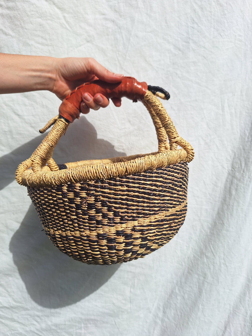 Round basket - Black & Natural