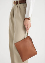 Load image into Gallery viewer, Large Flat Pouch - Cognac
