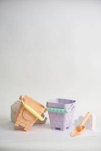 Clovelly castle bucket - new silicone castle-shaped bucket