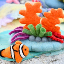 Load image into Gallery viewer, Felt Coral Reef with Clownfish Set
