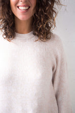 Load image into Gallery viewer, Classic Alpaca Jumper: Oat

